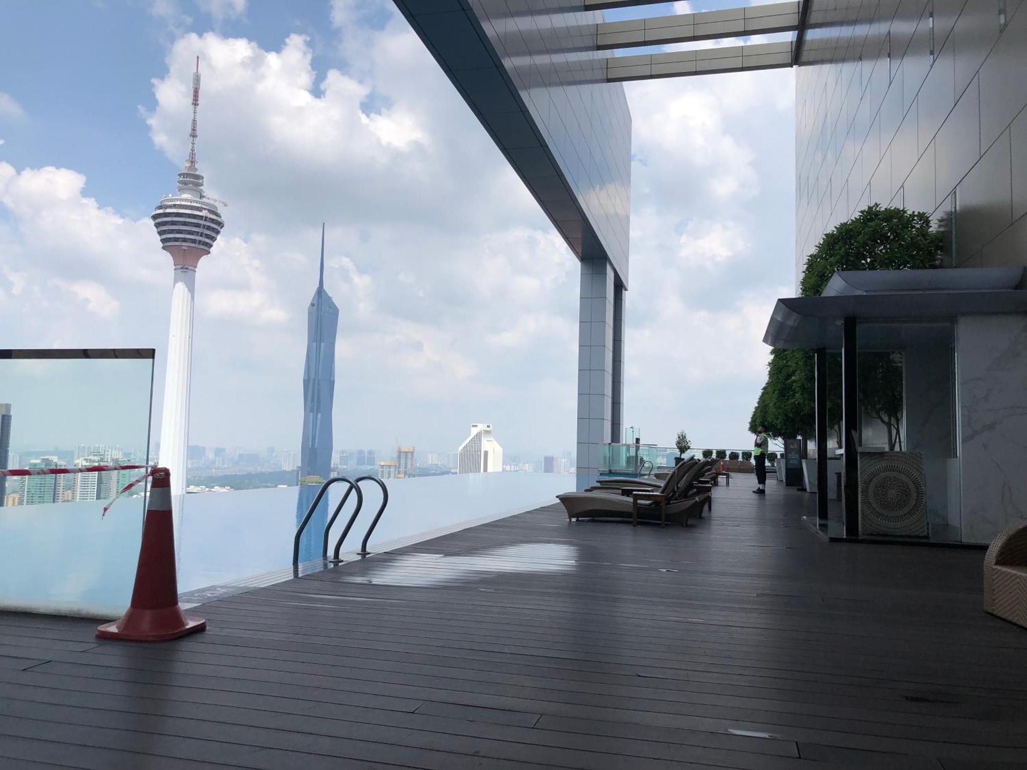Amazing Pool By Platinum Suites Klcc Куала-Лумпур Экстерьер фото